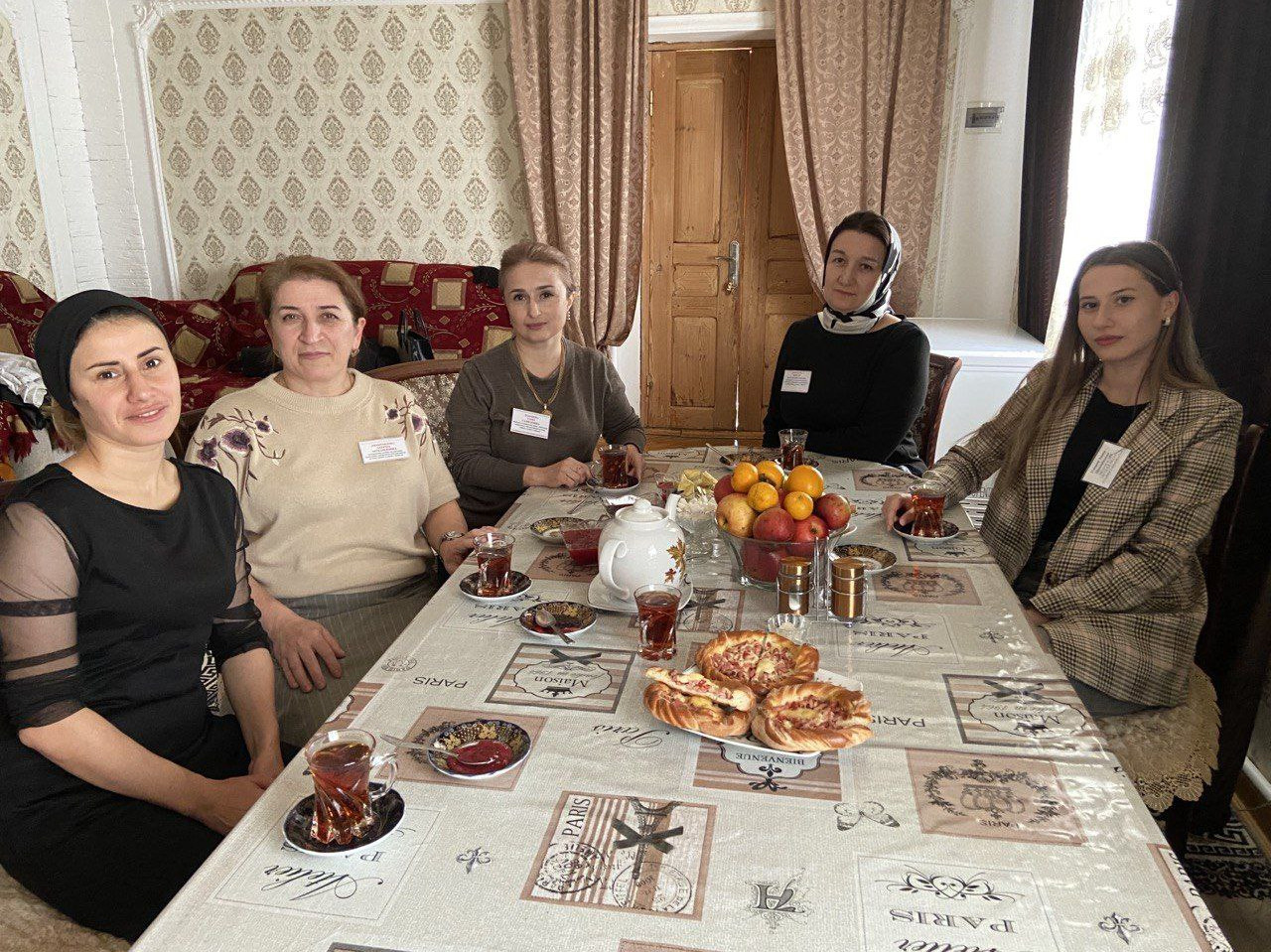 ПОСЕТИЛИ ПАТРОНАЖНУЮ СЕМЬЮ